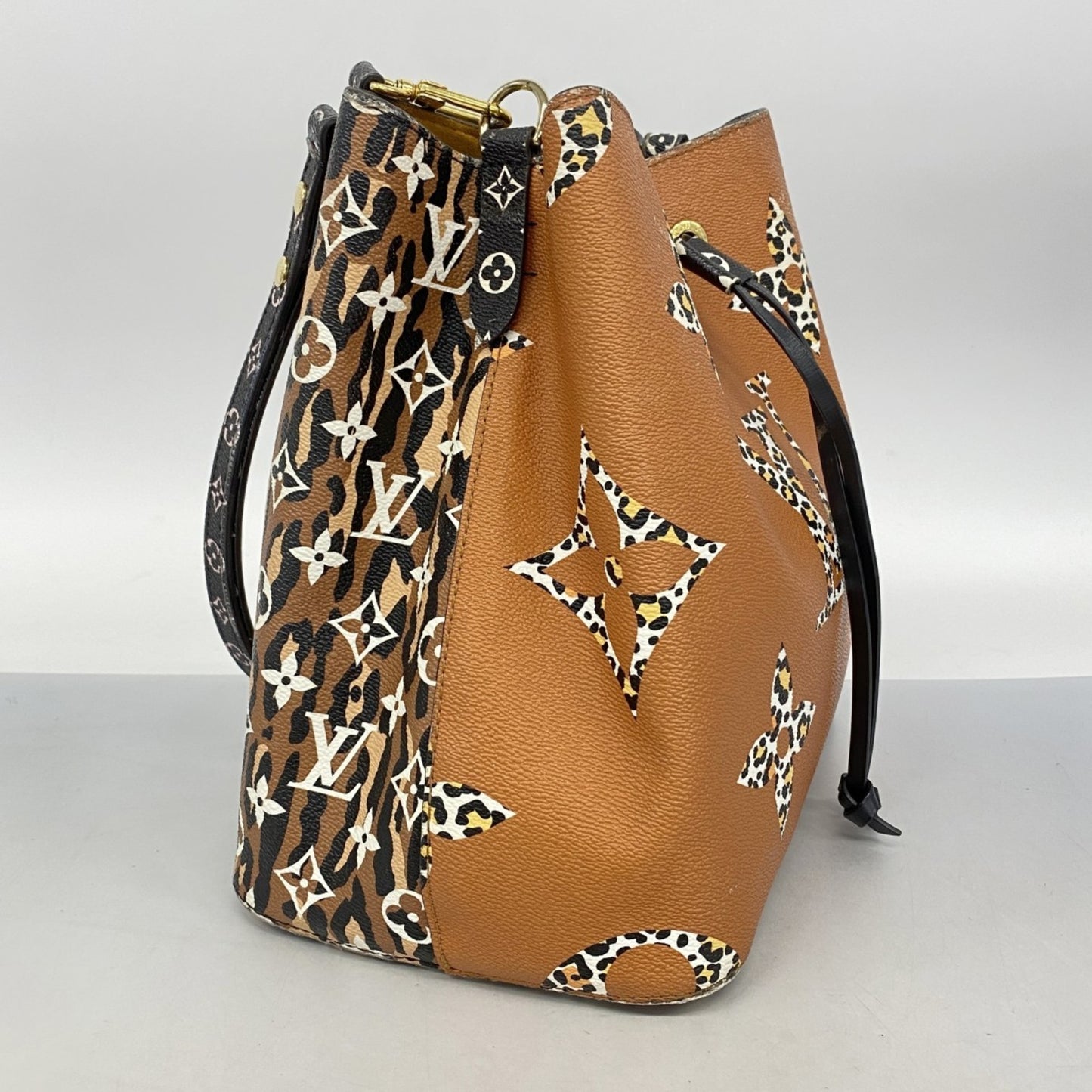 Louis Vuitton Monogram Jungle Neonoe Shoulder Bag M44717 Caramel