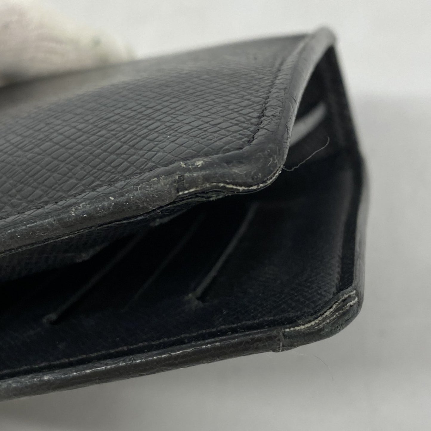 Louis Vuitton Taiga Portefeuille Brazza Long Wallet M30285 Noir
