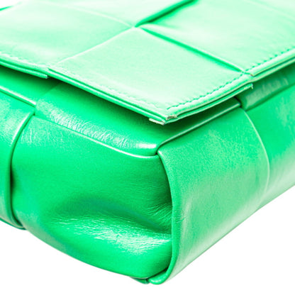 Bottega Veneta Maxi Intrecciato Candy Cassette Crossbody Shoulder Bag 667048 Paraquito Green Leather