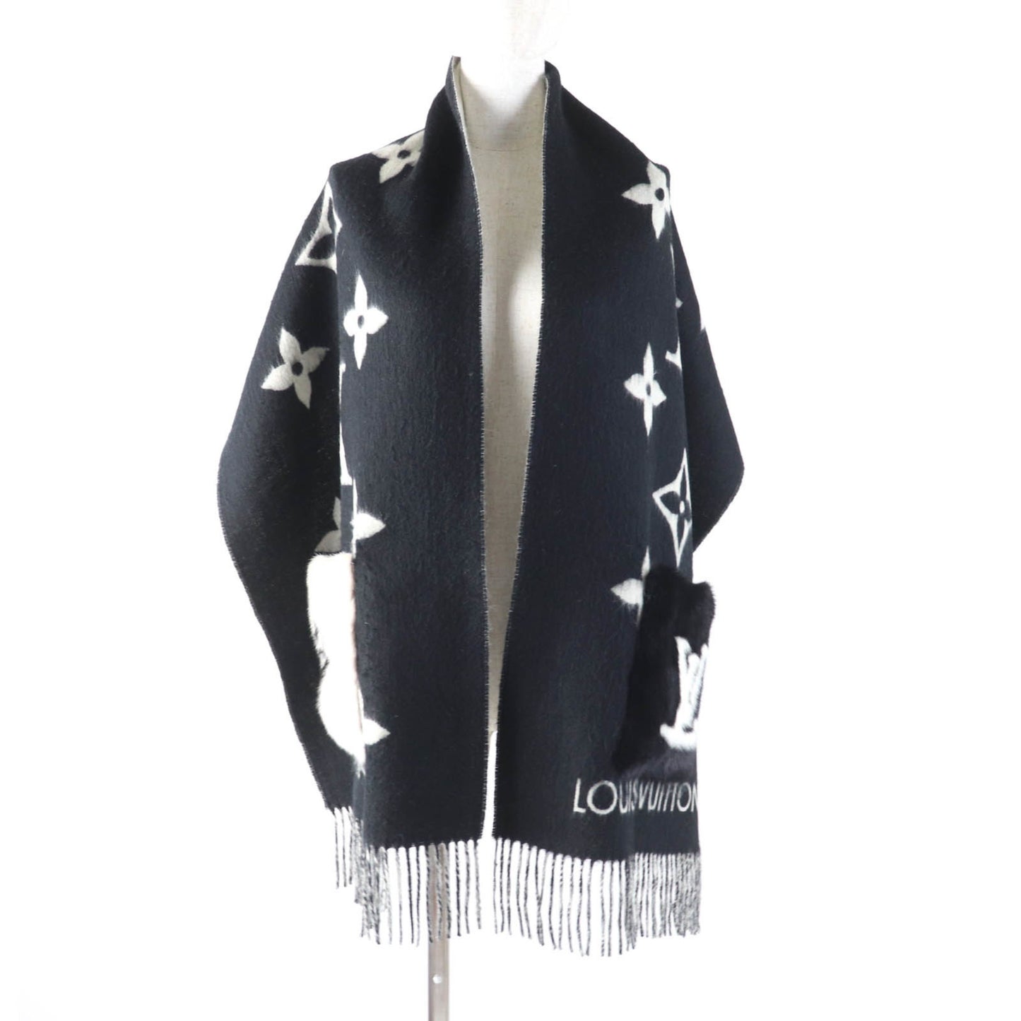 Louis Vuitton M74353 Cold Scarf