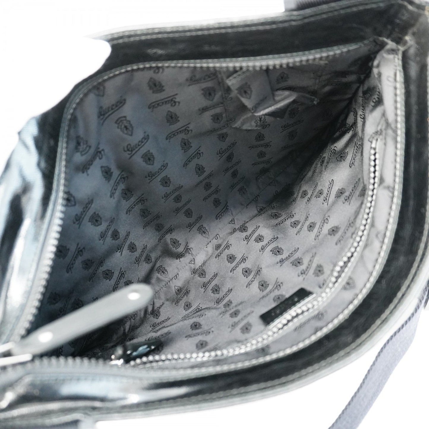 Gucci Crest Shoulder Bag 181098 Black