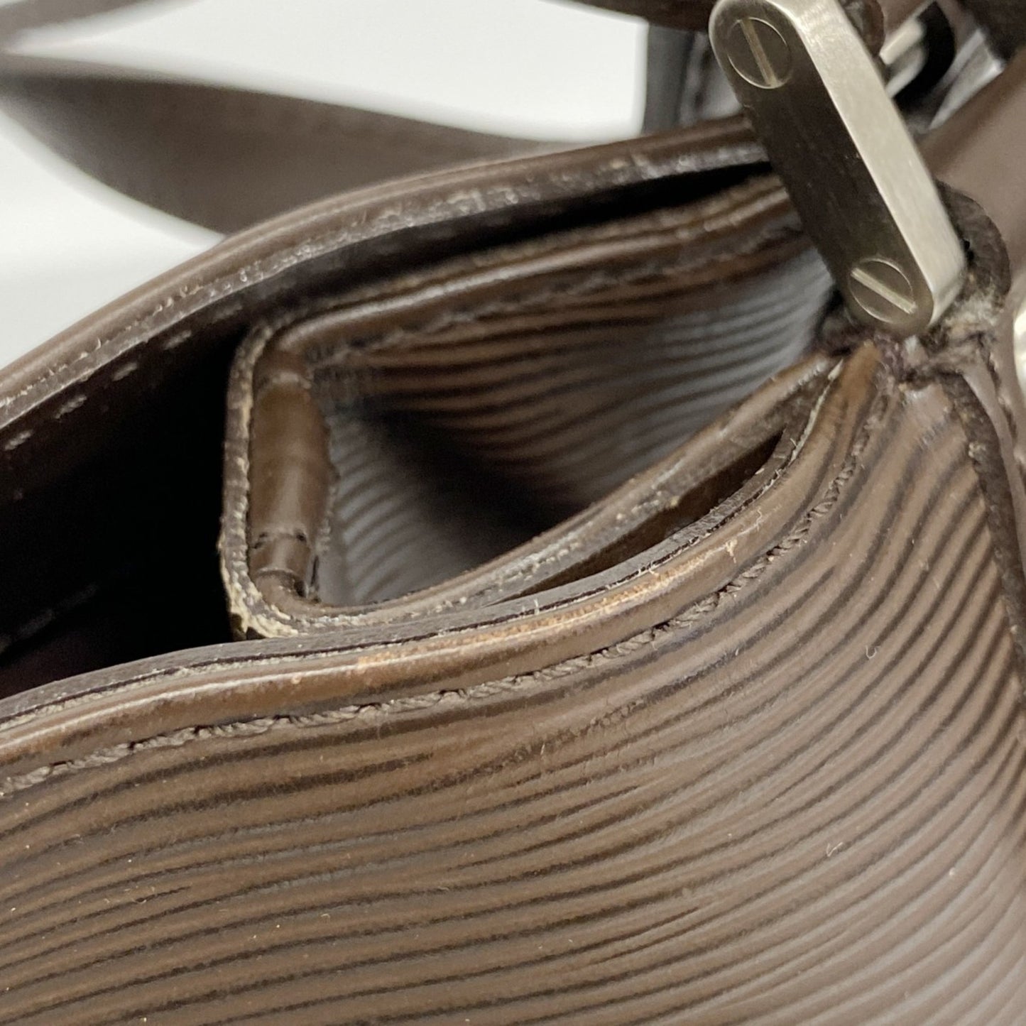 Louis Vuitton Epi Mandala Mm Shoulder Bag M5889D Mocha