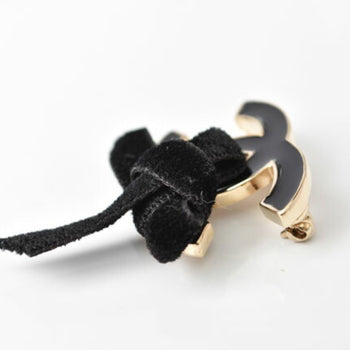 Chanel Brooch Pin Here Mark Ribbon Motif Gold Black