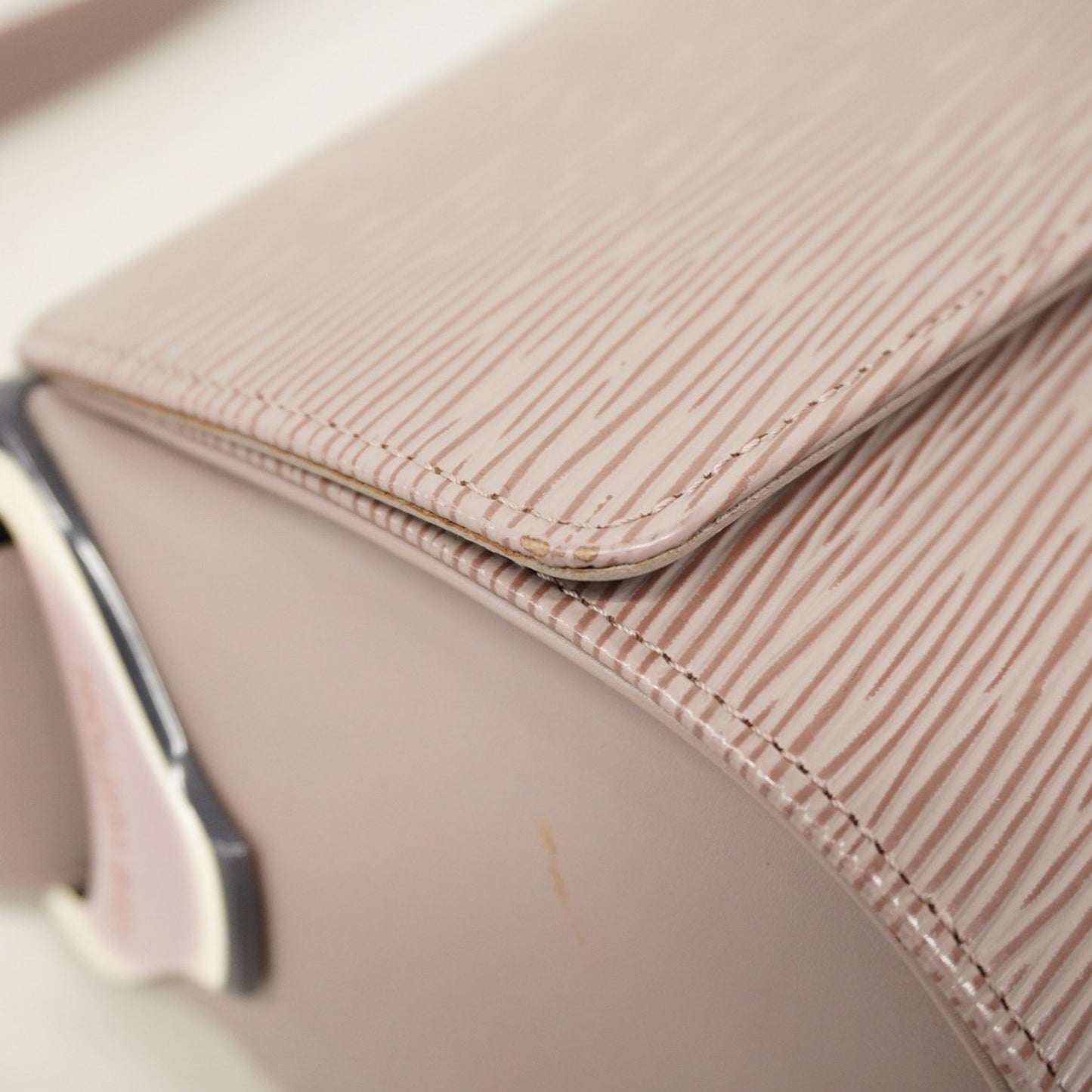 Louis Vuitton Epi Nocturne Gm Shoulder Bag M5217B Lilac