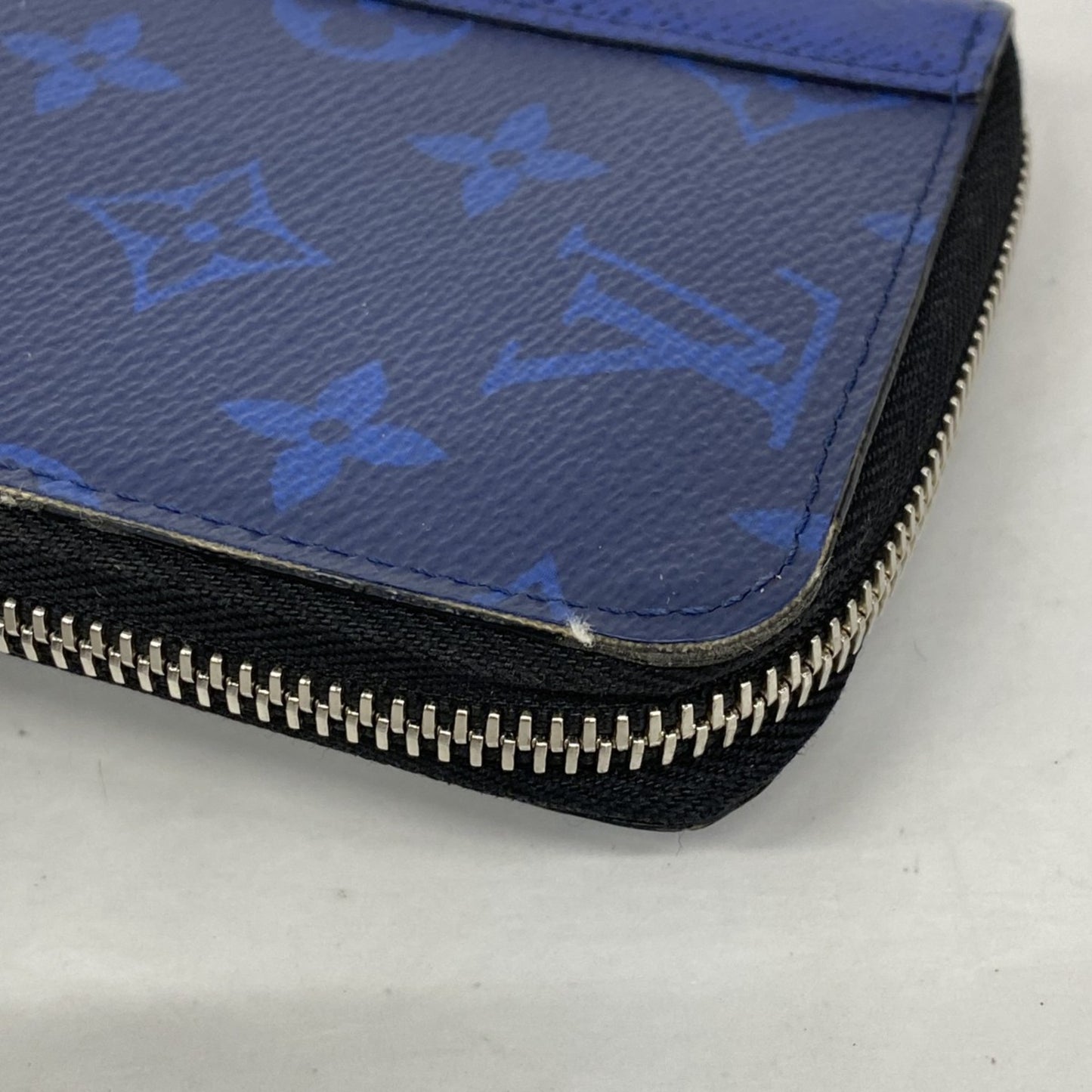 Louis Vuitton Taiga Rama Zippy Wallet Vertical M30447 Cobalt