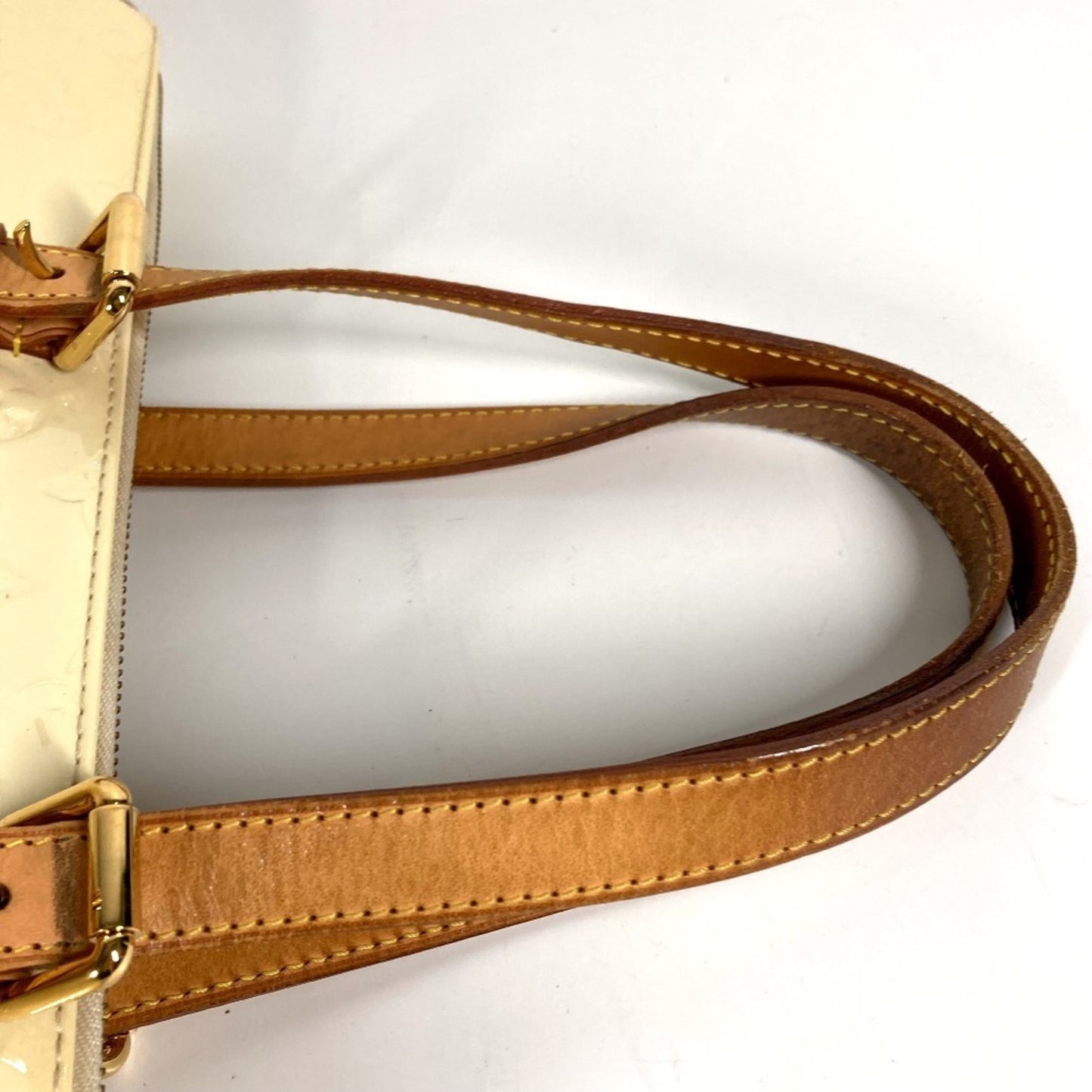 Louis Vuitton M93508 Monogram Vernis Rosewood Avenue Shoulder Bag