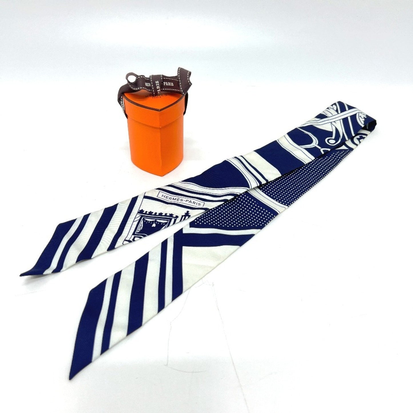 Hermes Washington'S Carriage Twilly Scarf