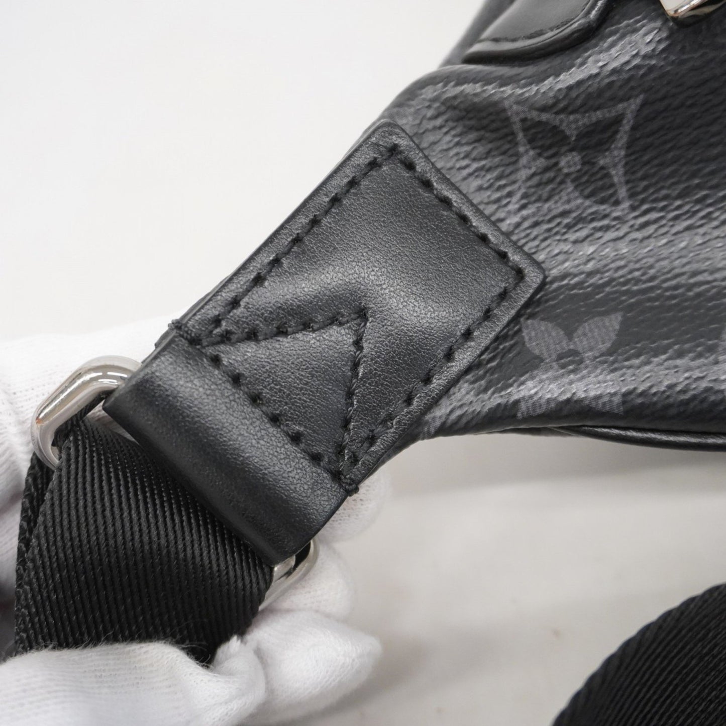 Louis Vuitton Monogram Eclipse Discovery Bum Bag M44336 Black