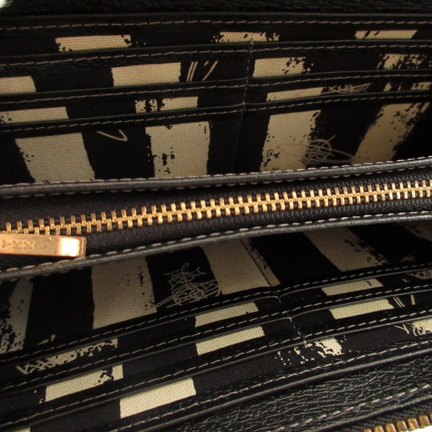 Like New Vivienne Westwood Orb Pattern Leather Black Round Zip Long Wallet 1658