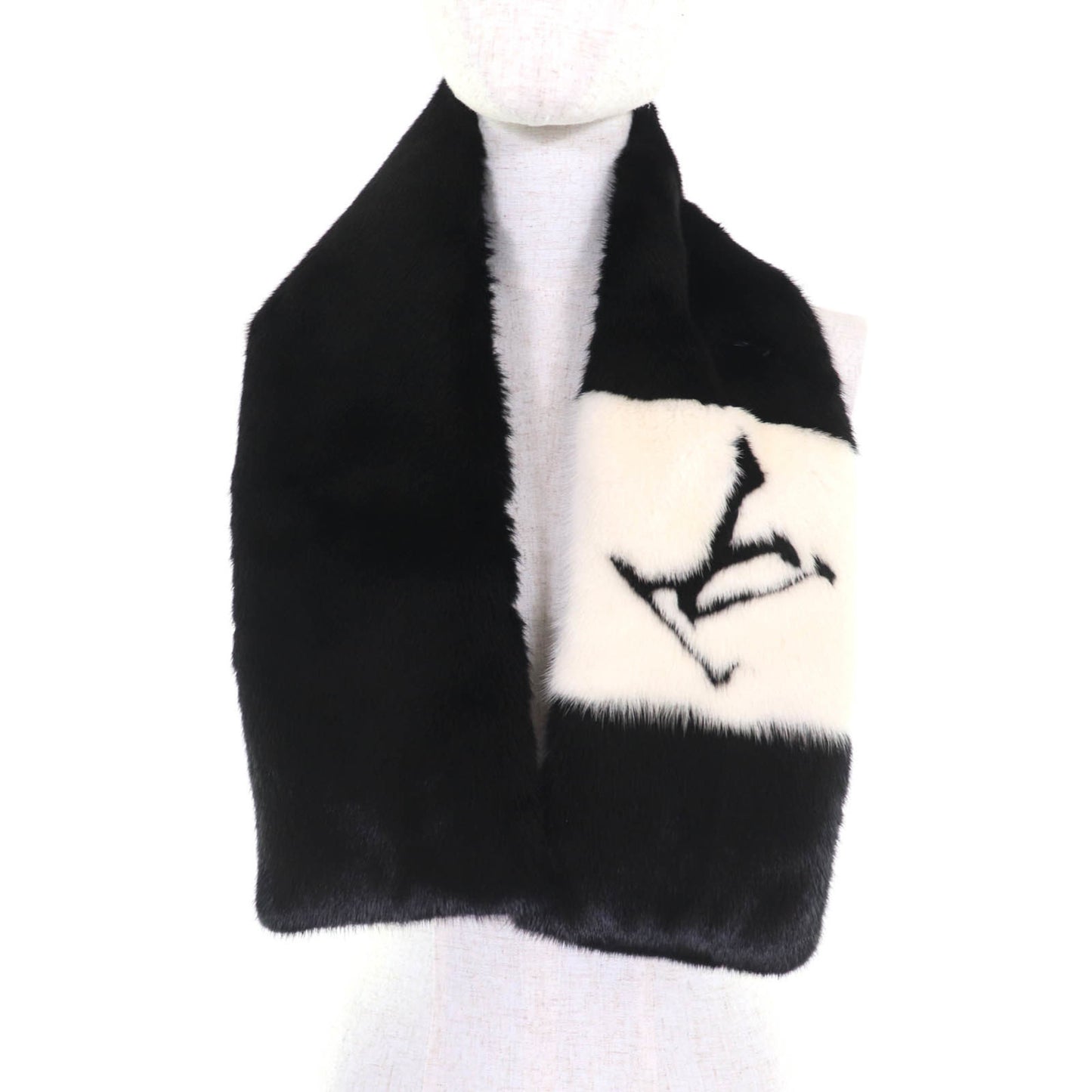 Louis Vuitton M77866 Echarpe Gaugram Mink Scarf With Lv Logo