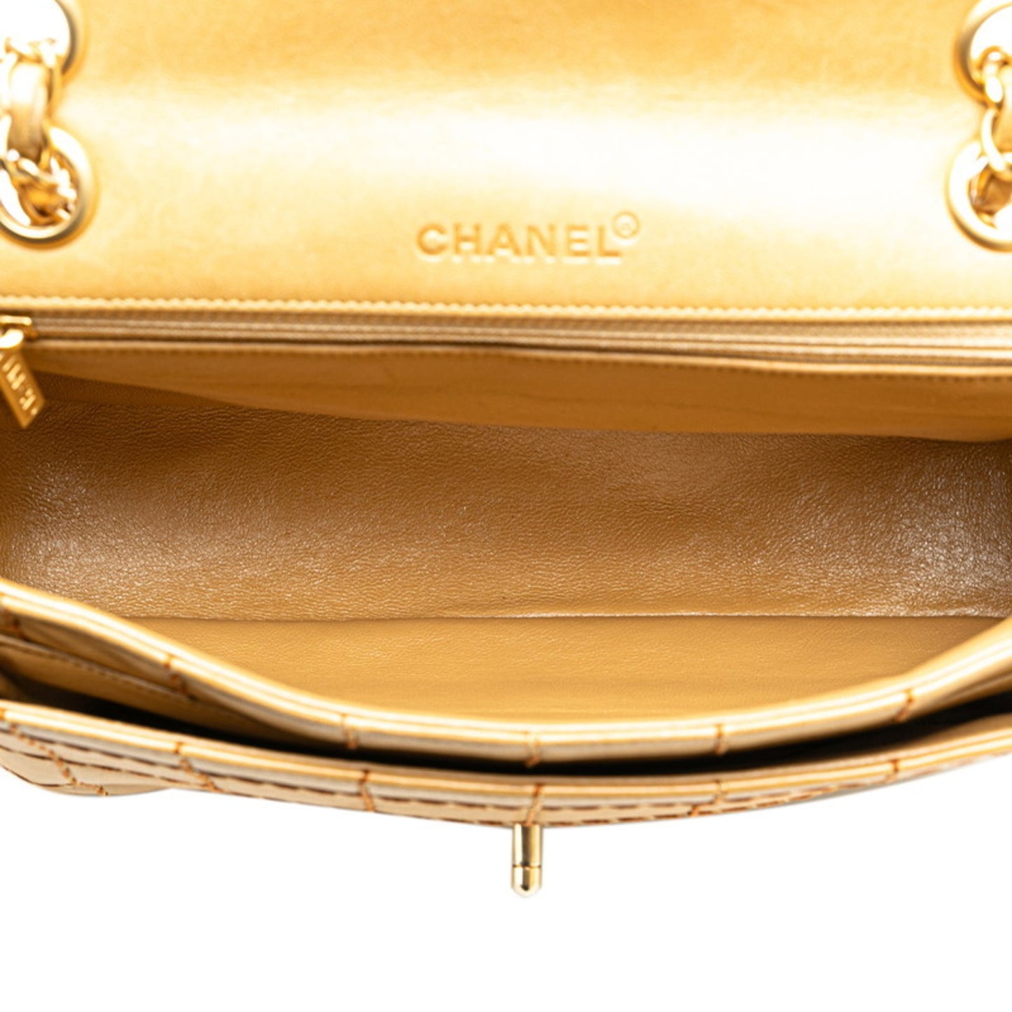 Chanel Wild Stitch Chocolate Bar Chain Shoulder Bag In Beige Lambskin