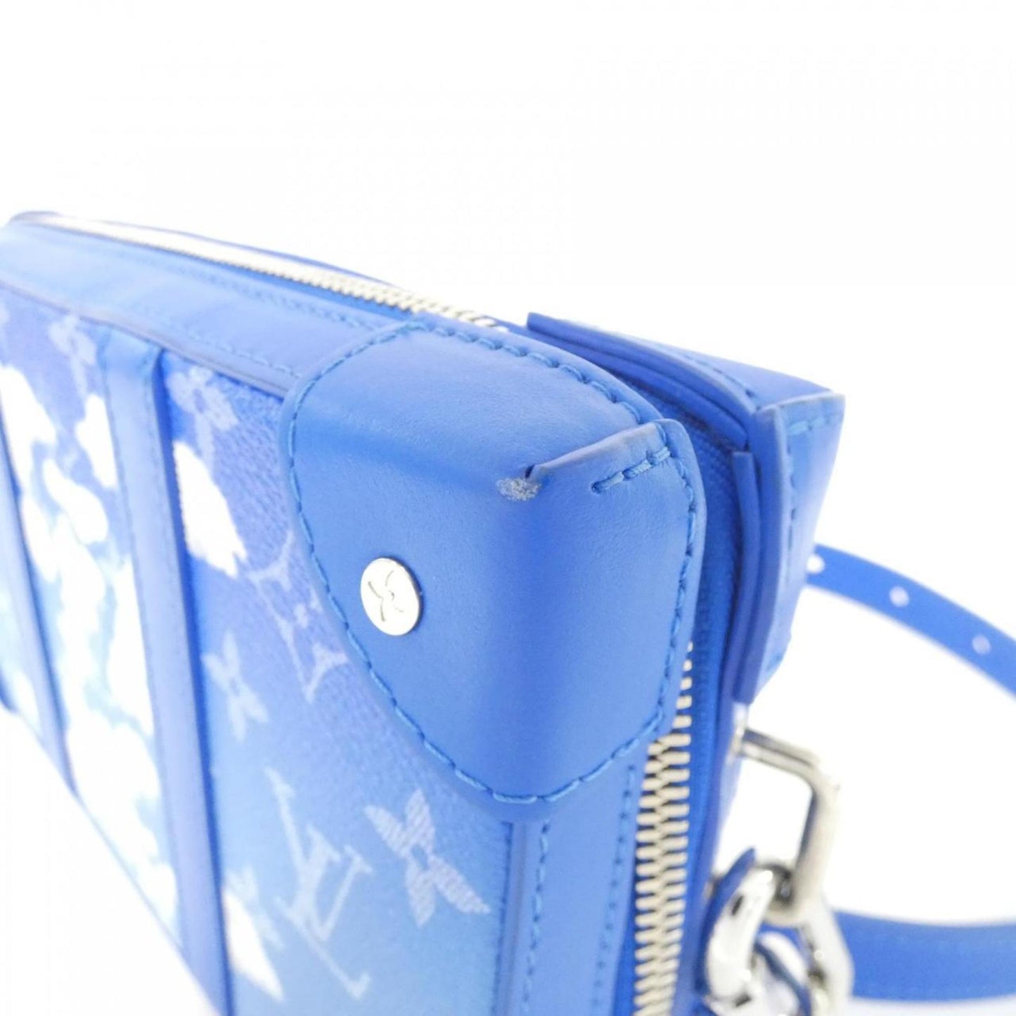 Louis Vuitton Monogram Lv Clouds Soft Trunk Wallet M45432 Shoulder Bag