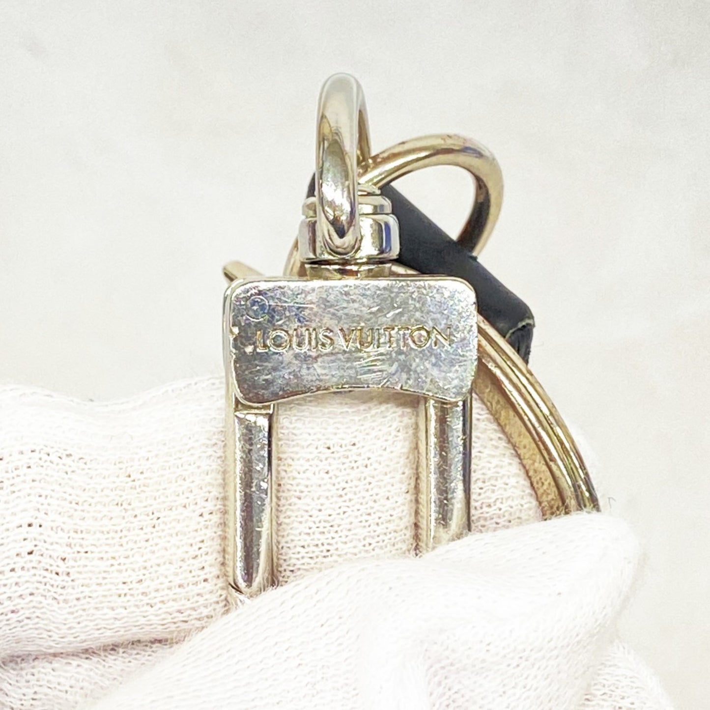 Louis Vuitton Monogram Shadow Keychain Dragonne M01298 Noir