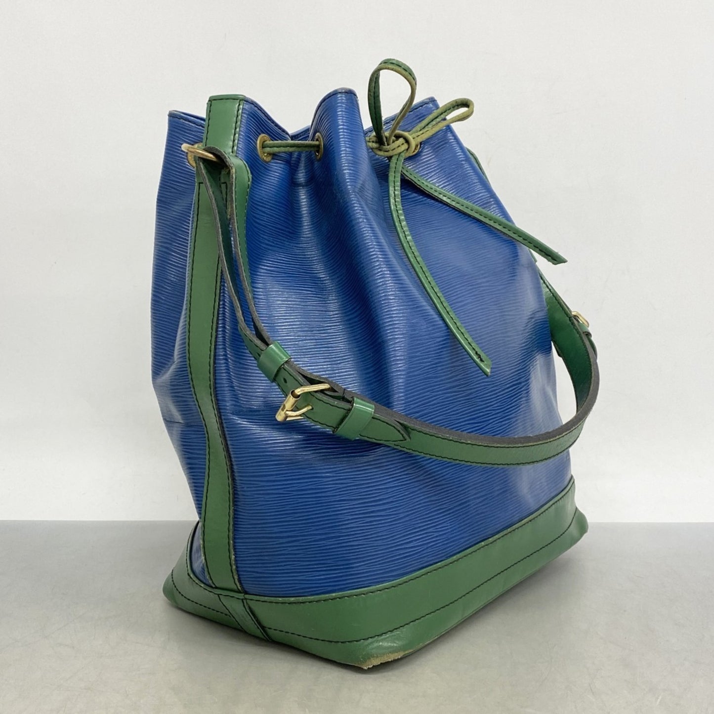 Louis Vuitton Epi Two-Tone Noe Shoulder Bag M44044 In Toledo Blue