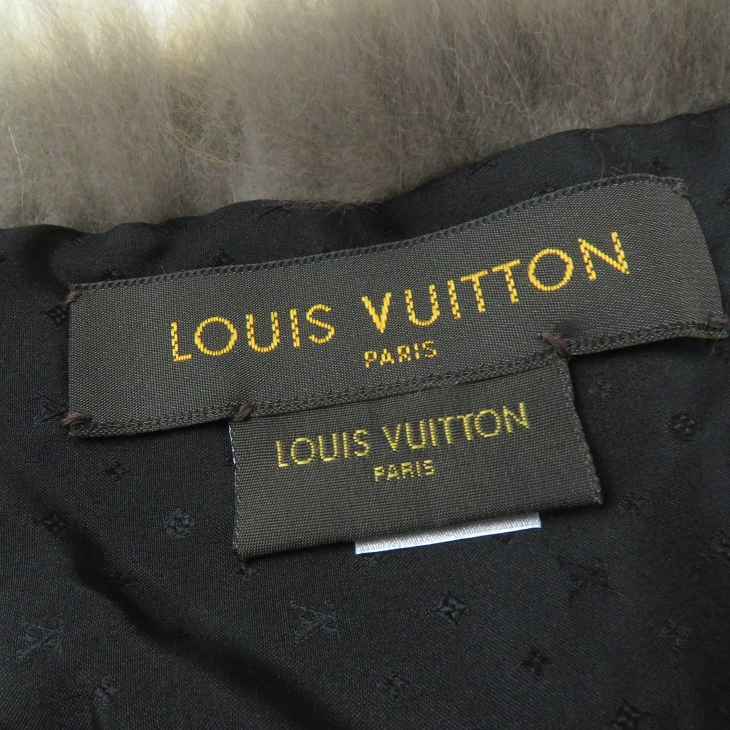 Louis Vuitton Mp1907 Cor Foxy Lunar Fox Silk Tippet Shawl In Ivory And Brown With Gold Hardware
