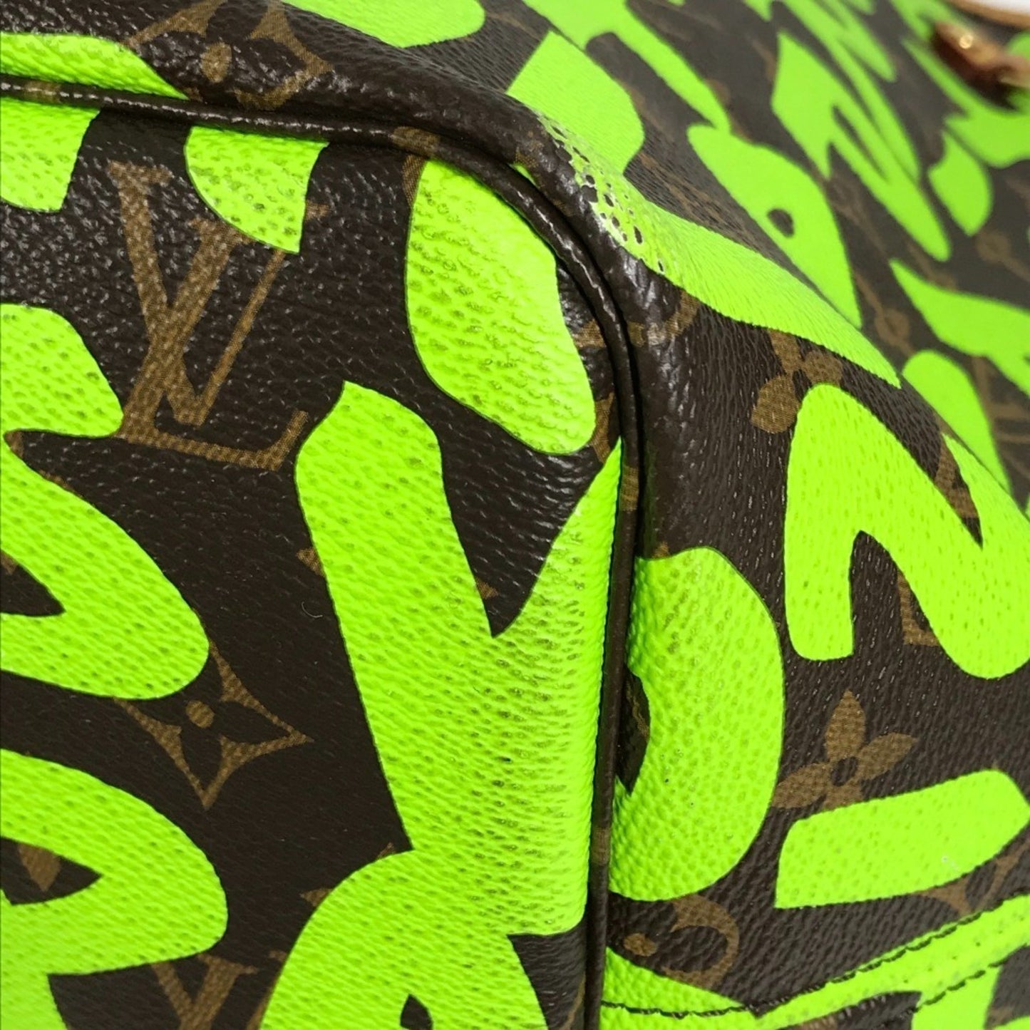 Louis Vuitton M93703 Monogram Graffiti Neverfull Gm Shoulder Bag/Tote Bag In Canvas