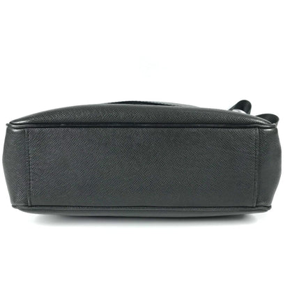 Louis Vuitton M32702 Taiga Milo Bag Crossbody Flap Messenger Shoulder Leather