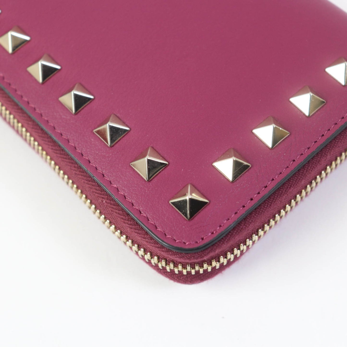 Valentino Garavani Nw0P0645 Rockstud Zip-Around Leather Long Wallet