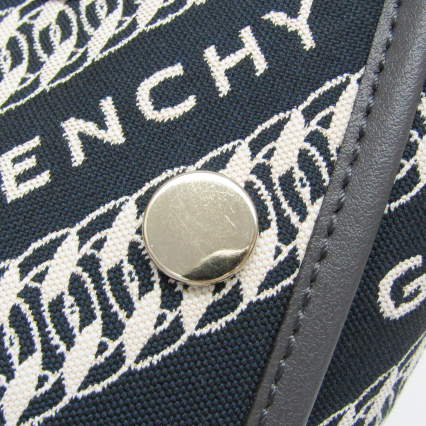 Givenchy Bond Tote Bb50Avb0Rx Men