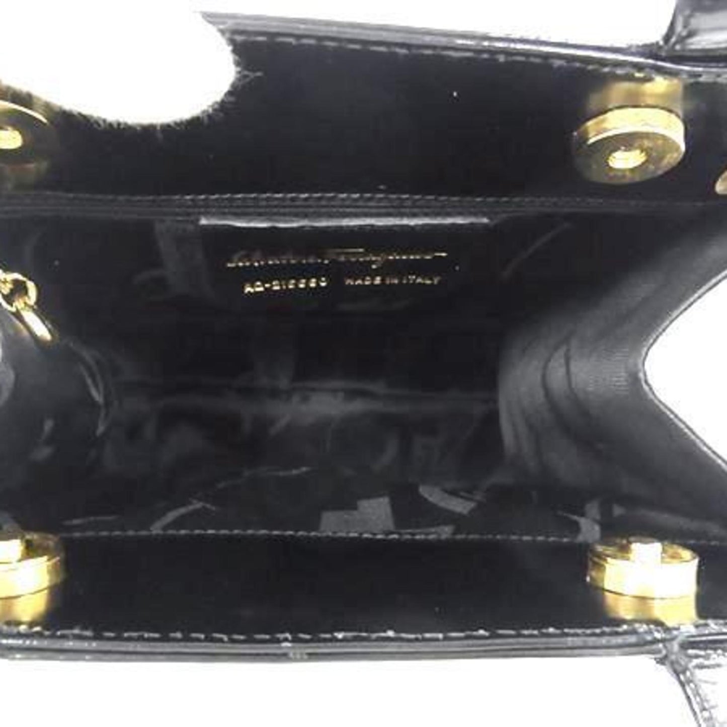 Salvatore Ferragamo Gancini Handbag 21 6660 Black Leather