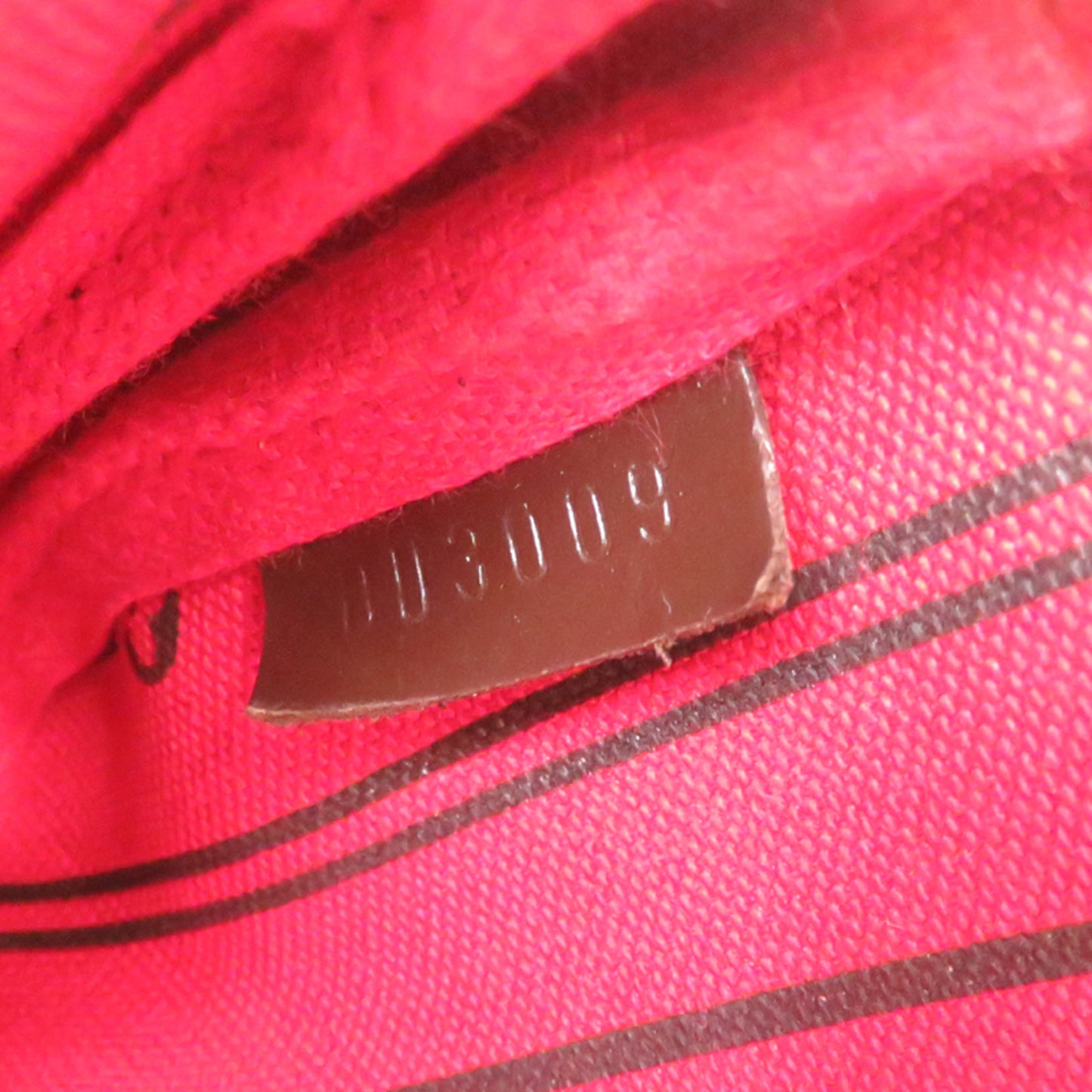 Louis Vuitton T&B Mini Pochette Accessoires