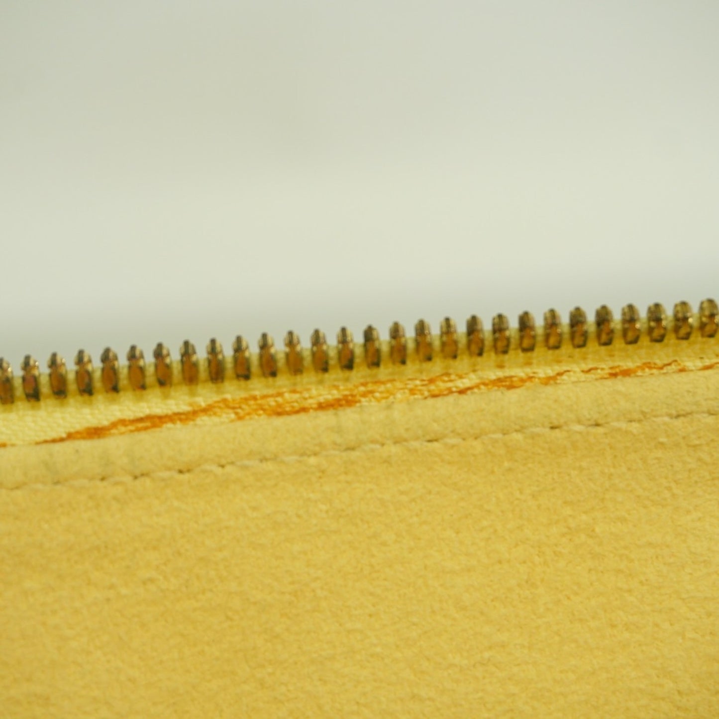 Louis Vuitton Epi Alma Handbag M5214A Vanilla