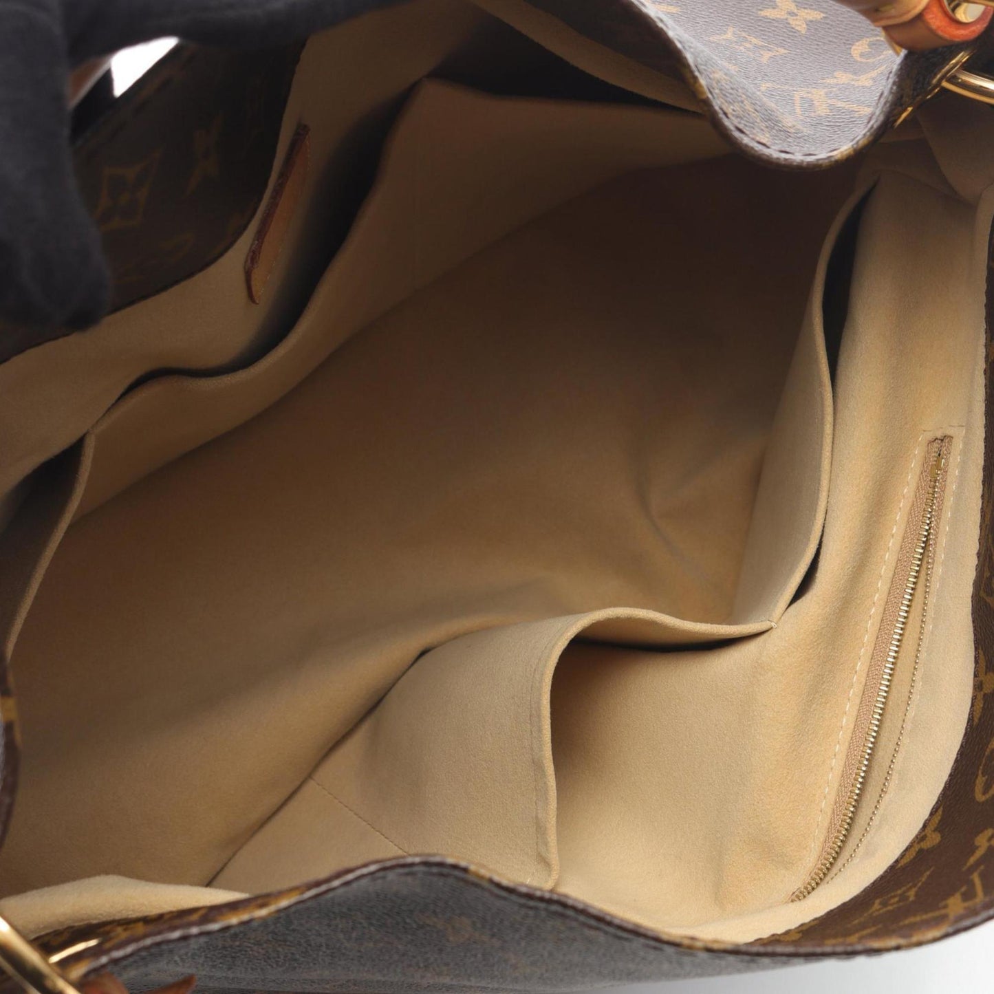 Louis Vuitton Artsy Mm Shoulder Bag