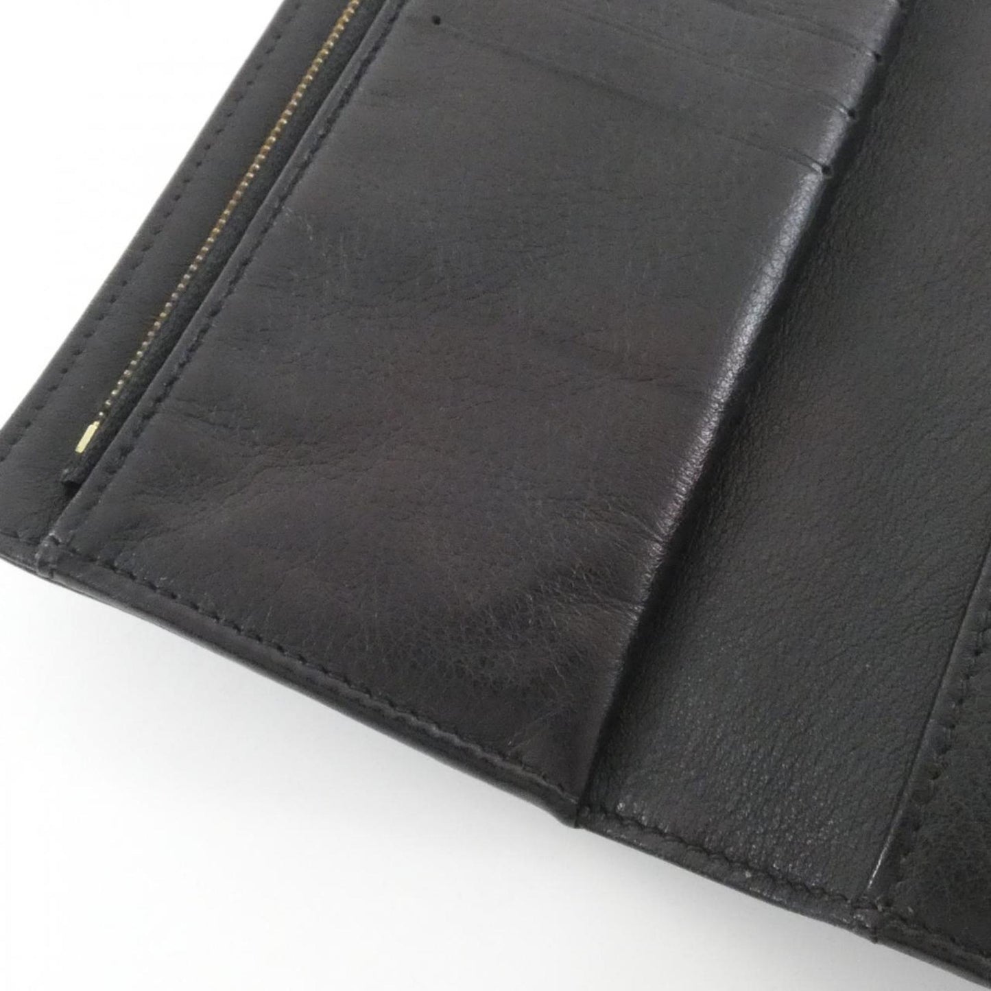 Louis Vuitton Mahina Portefeuille Amelia M95549 Wallet