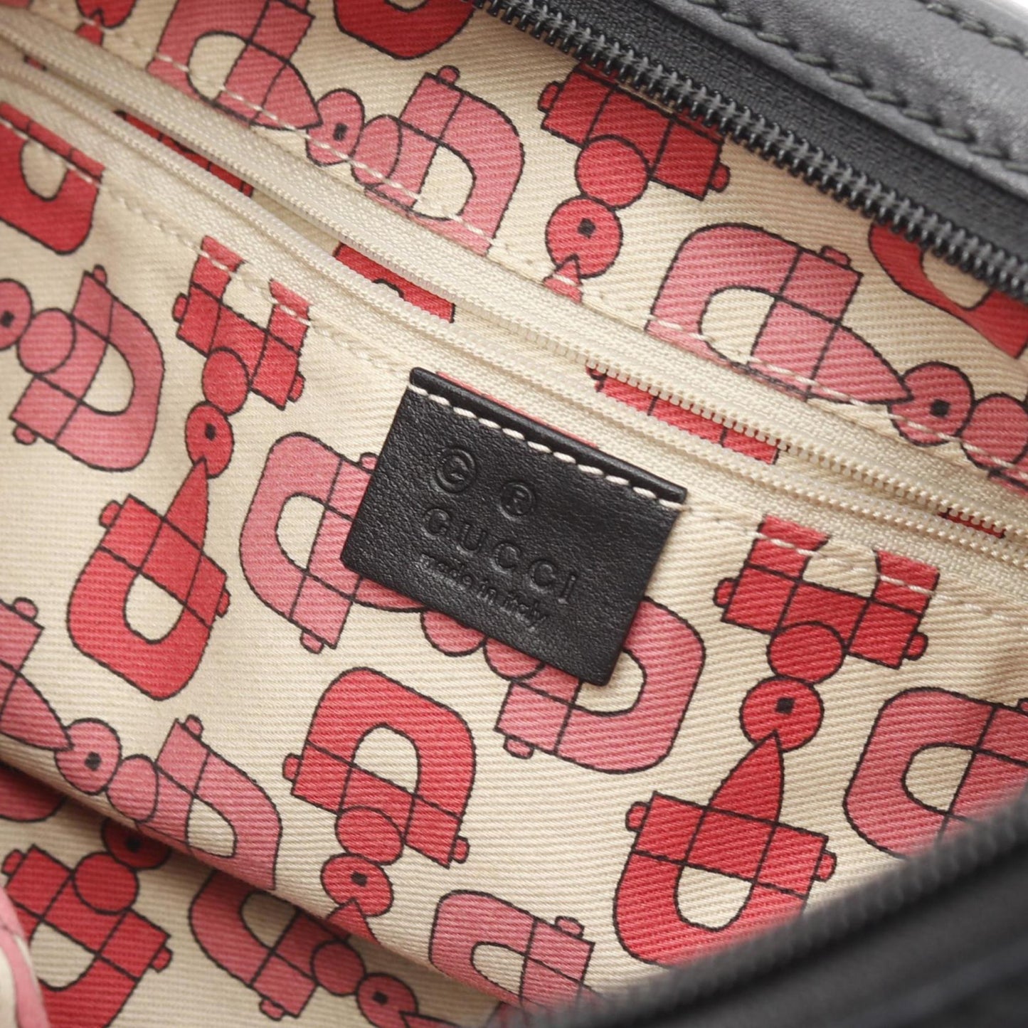 Gucci Hysteria Crest Shoulder Bag In Coated Canvas And Leather