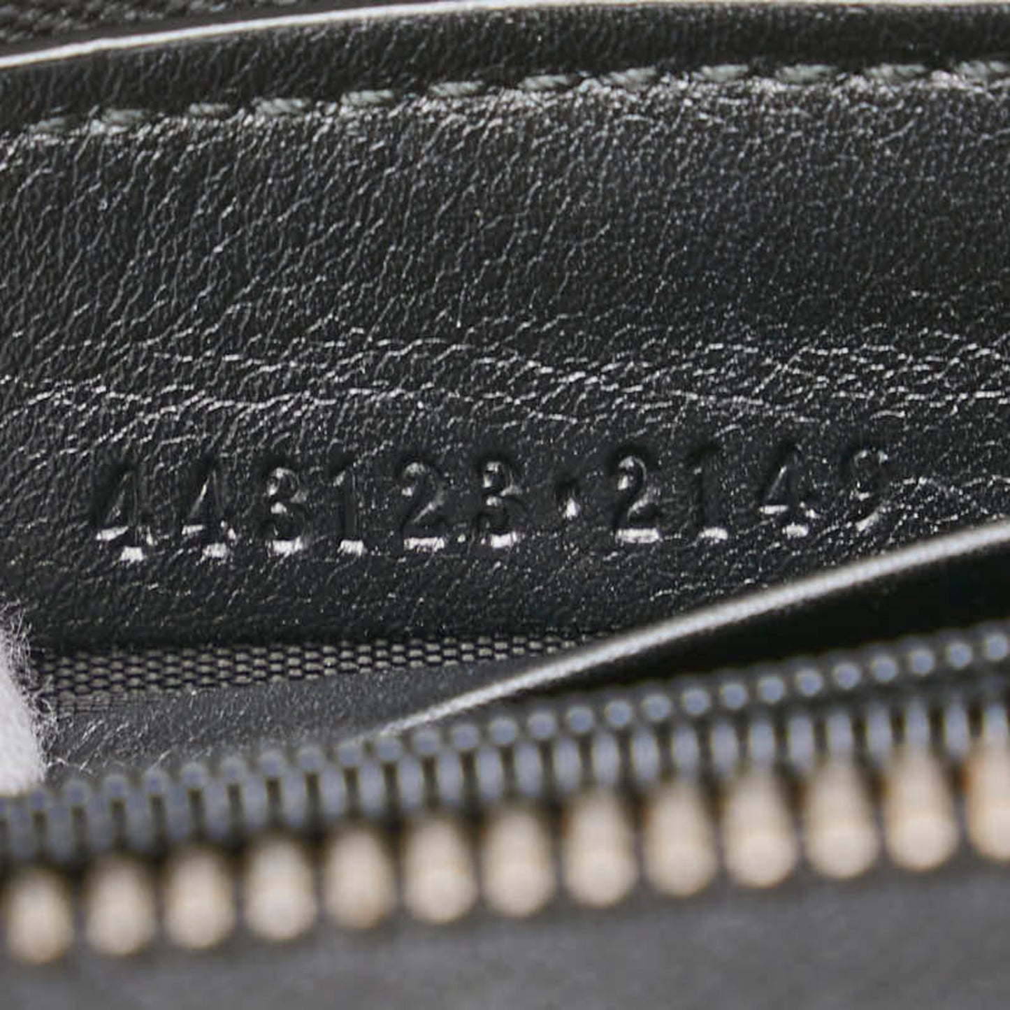 Gucci Gg Marmont Heart Quilted Zip-Around Long Wallet 443123 White