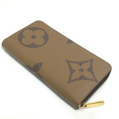 Louis Vuitton M69353 Monogram Giant Zippy Wallet