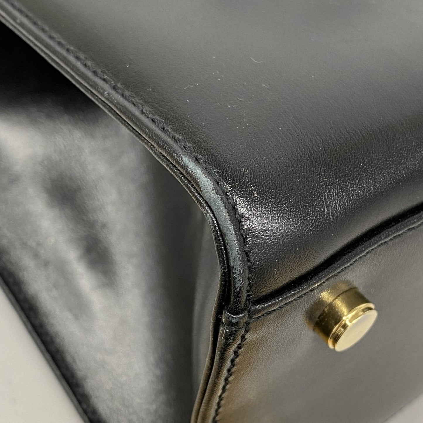 Salvatore Ferragamo Vara Shoulder Bag In Black Leather