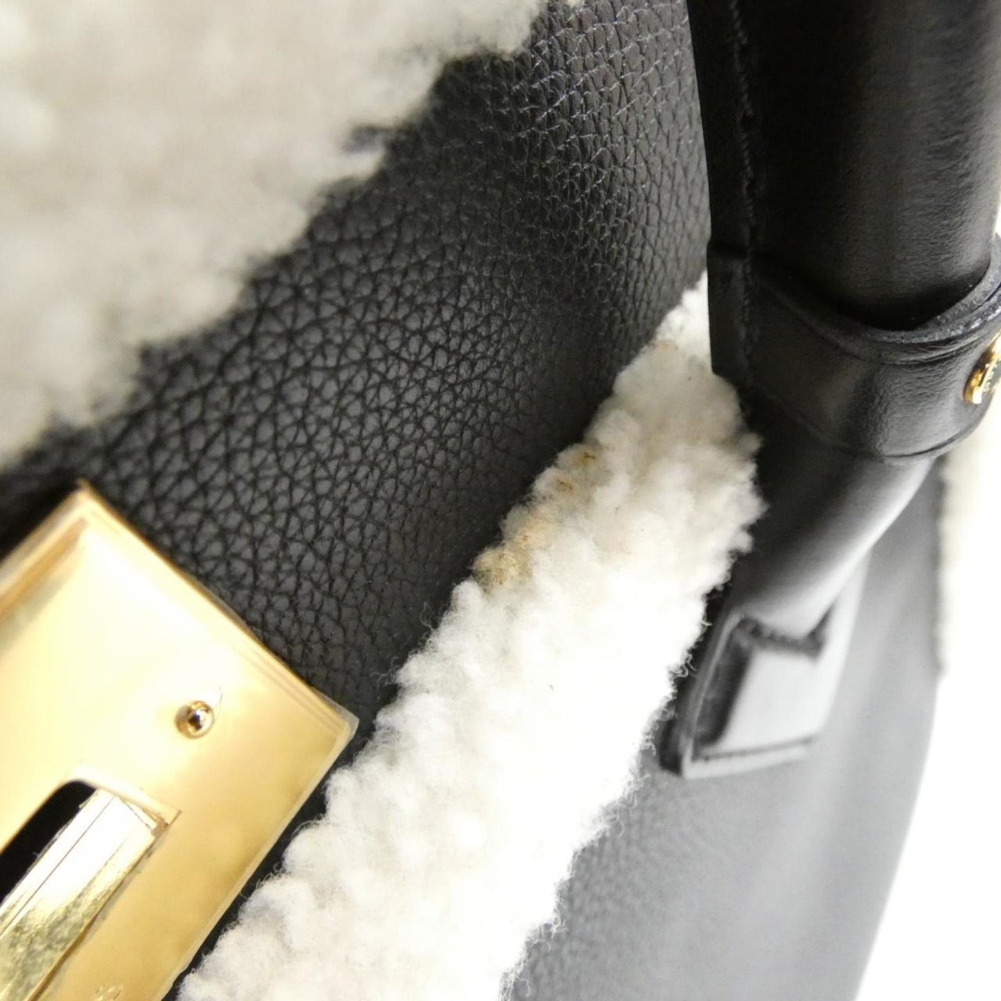 Louis Vuitton On My Side Mm M58908 Handbag