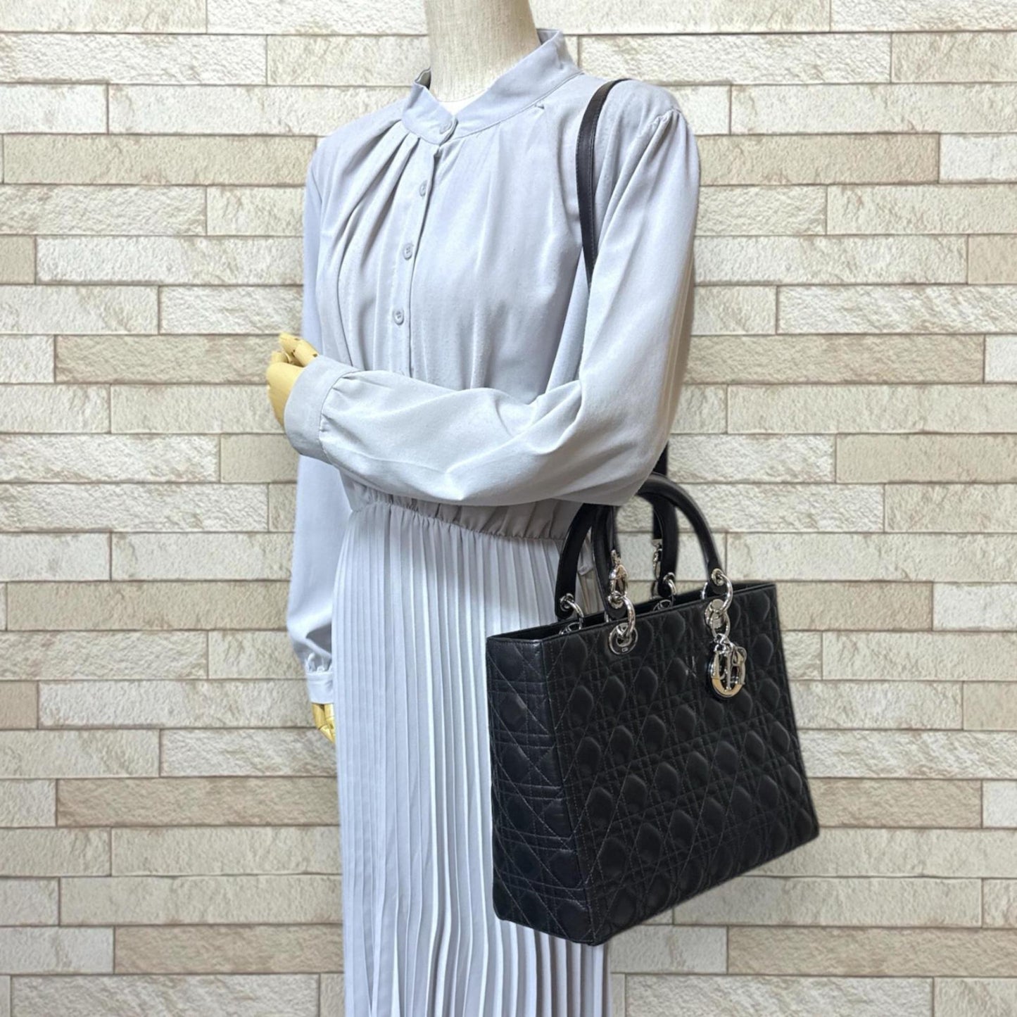 Christian Dior Lady Large Cannage Shoulder Bag In Black Leather