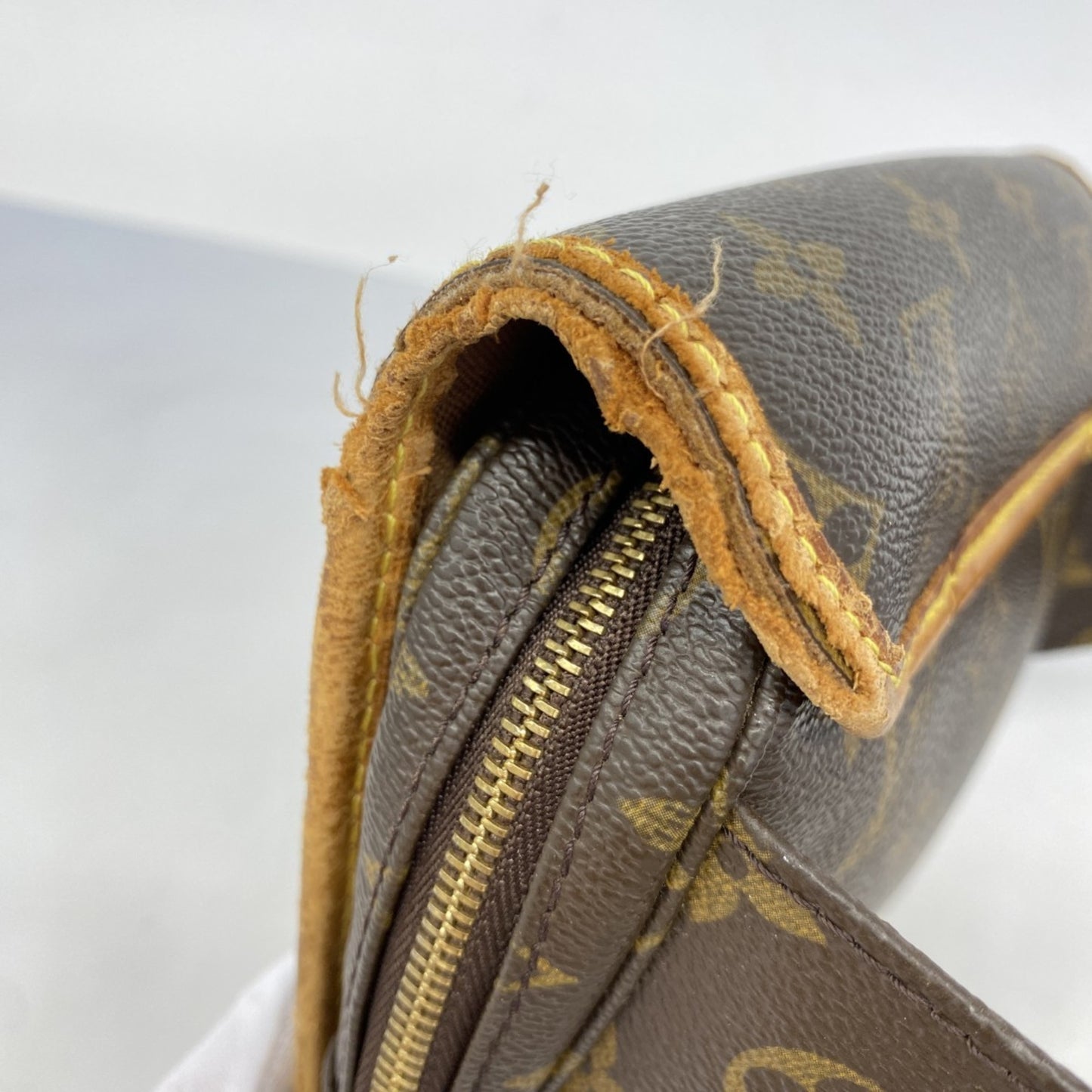 Louis Vuitton Monogram Bumbag Bosphor M40108