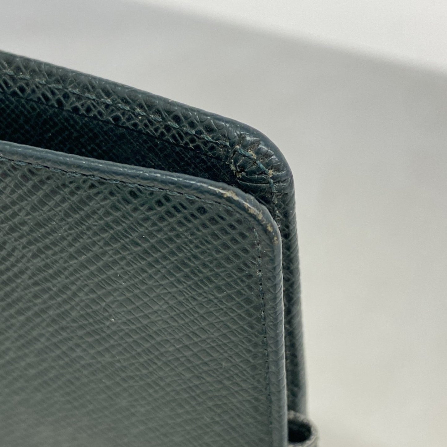 Louis Vuitton Taiga Agenda Mm Planner Cover R20431 Episea