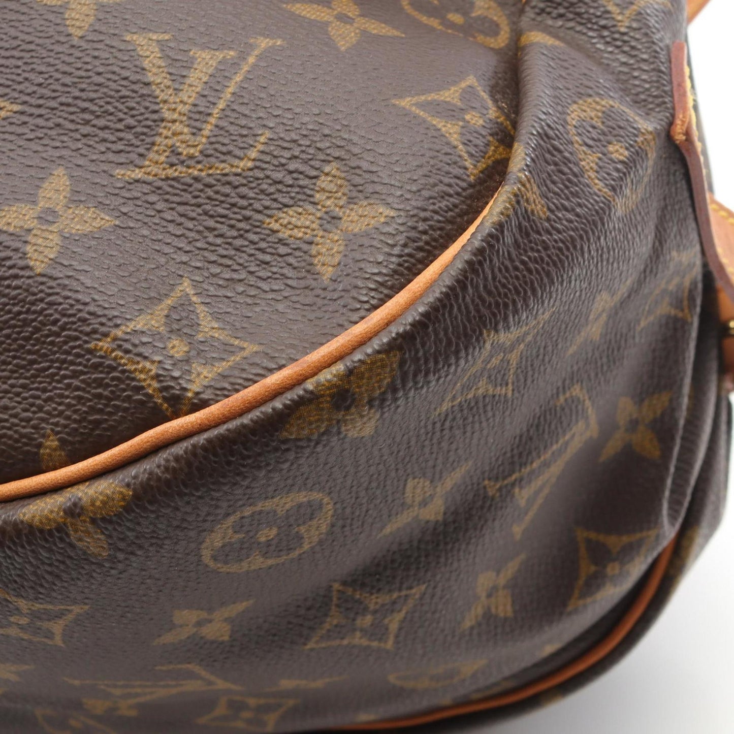 Louis Vuitton Saumur 35 Shoulder Bag