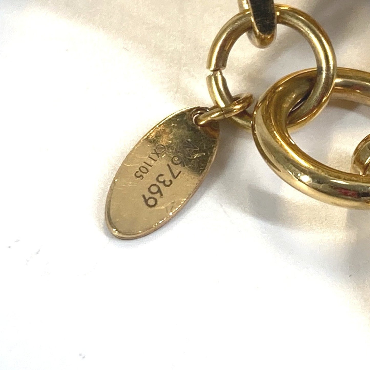 Louis Vuitton M67369 Fur Heart Logo Bag Charm Fuzzy V Accessory Keychain Metal