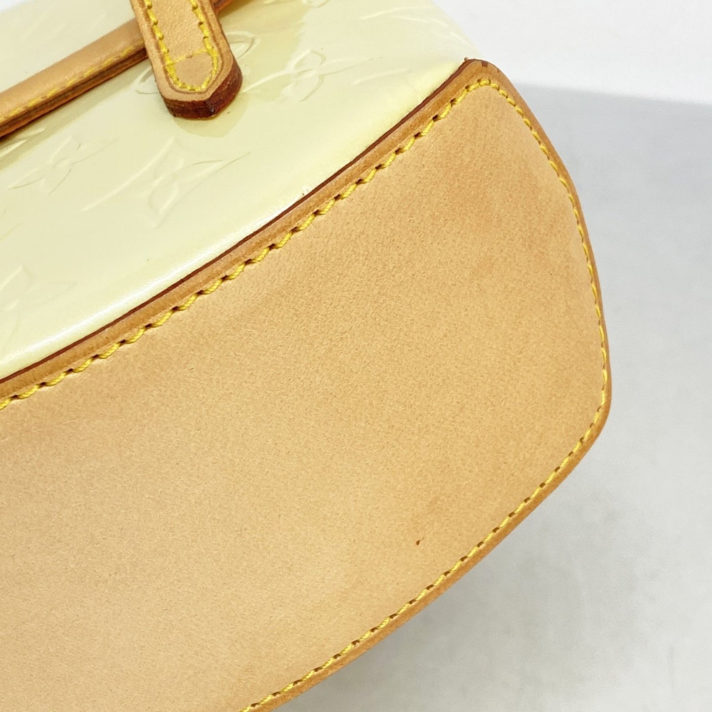 Louis Vuitton Vernis Bisque Bay Pm Shoulder Bag M91187 Pearl