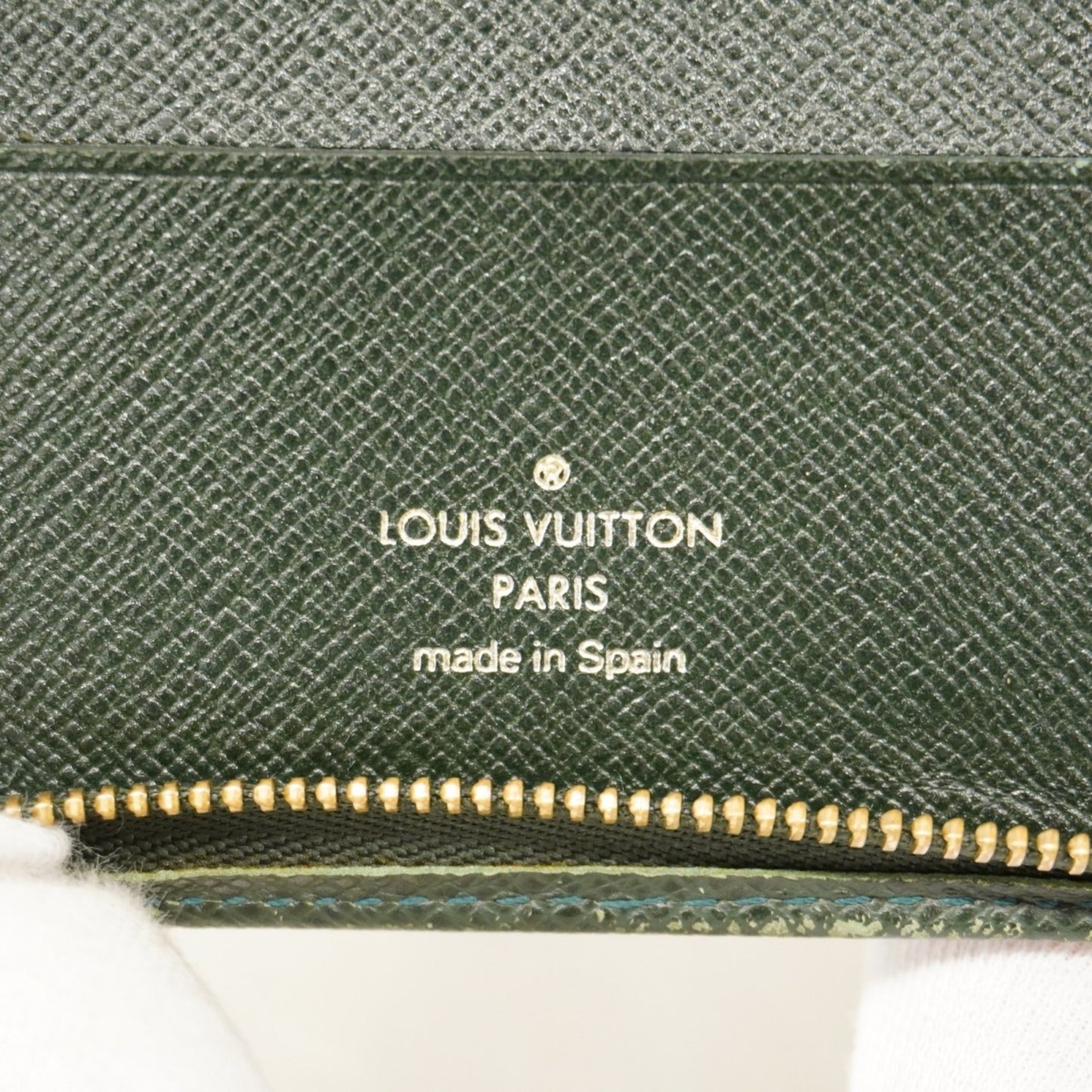Louis Vuitton Taiga Porto Biemone Zip Wallet M30674 Episea