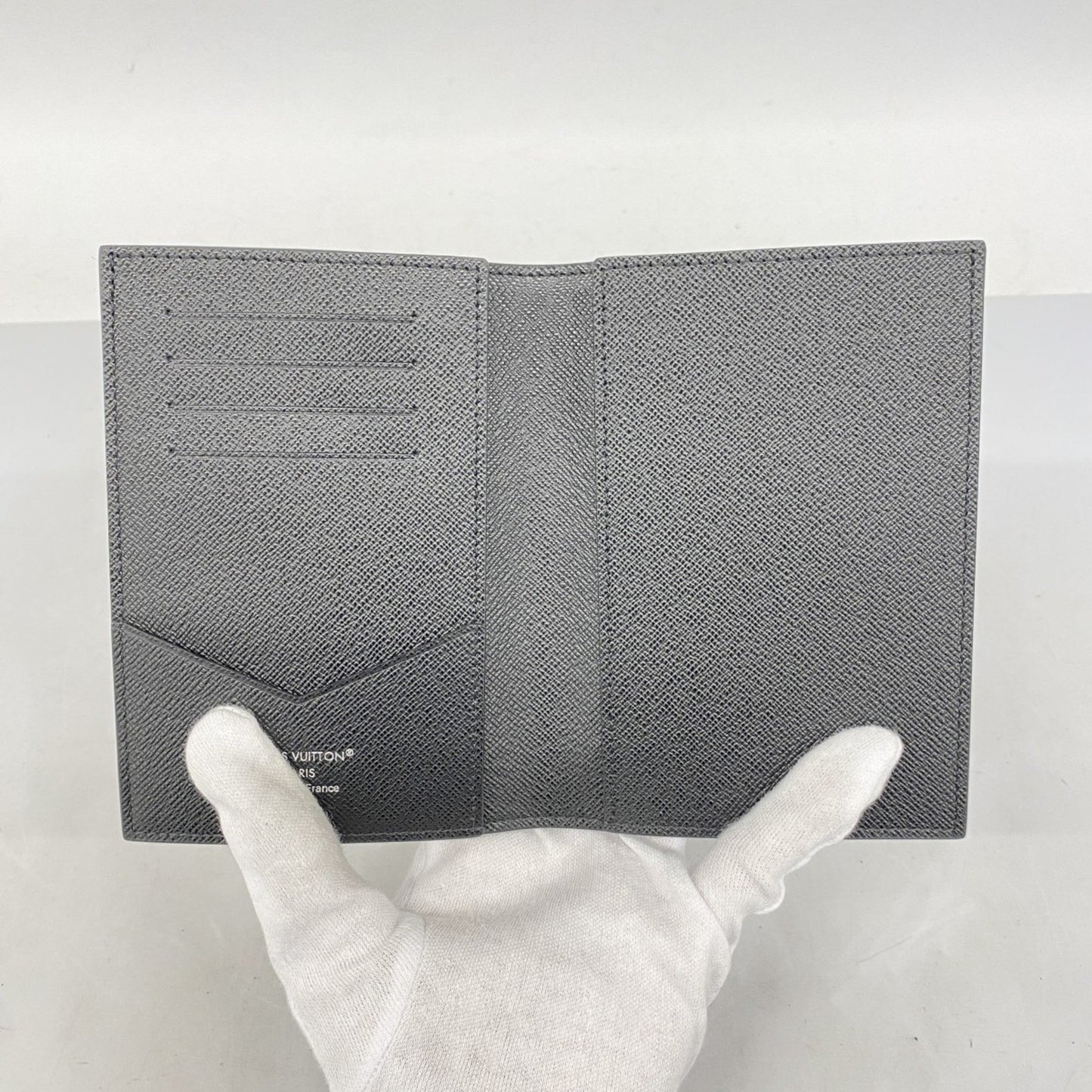 Louis Vuitton Monogram Eclipse Couverture Passport Nm M64501 Case