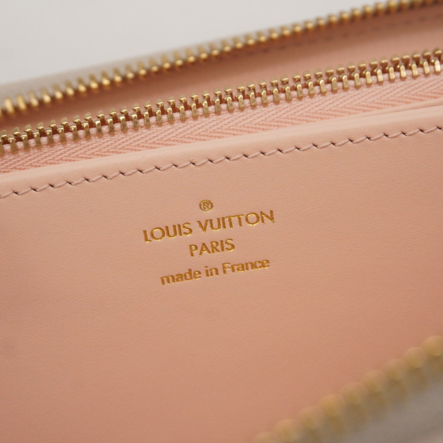 Louis Vuitton Mahina Zippy Wallet M13469 Bloom Gray Pink