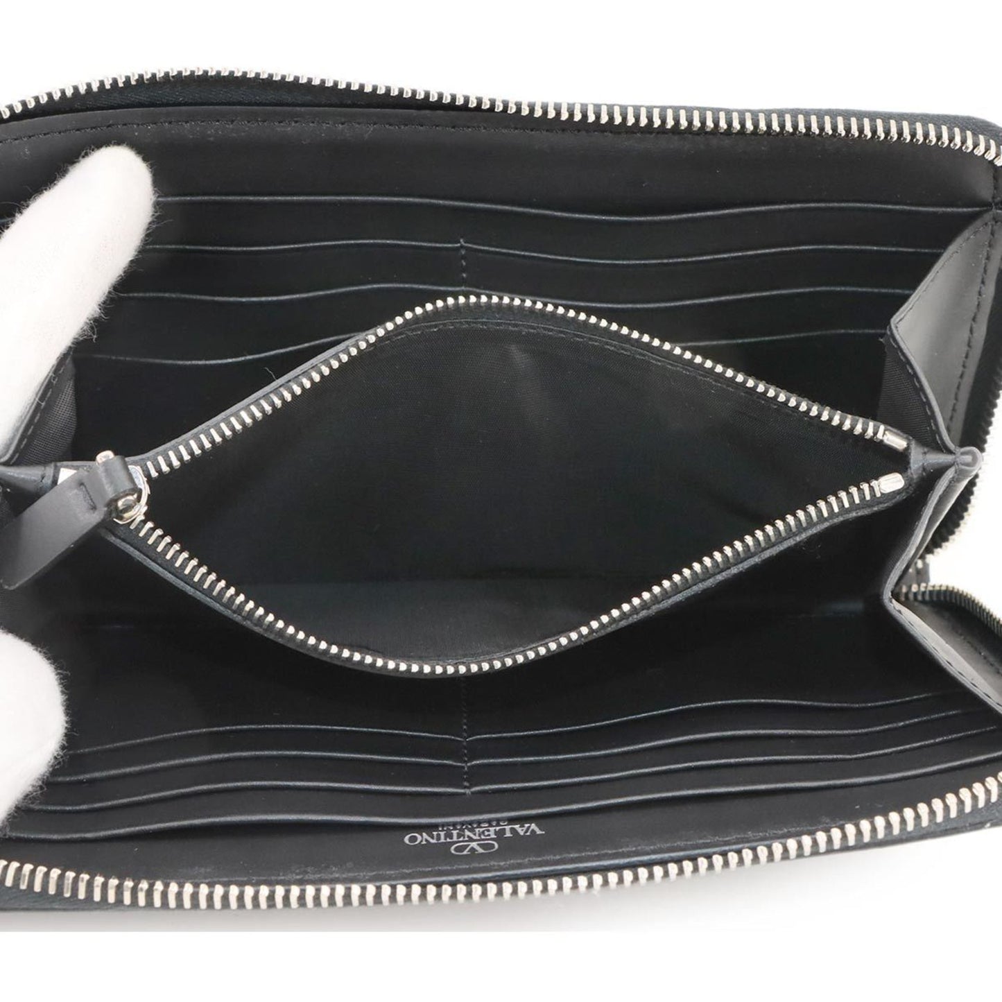 Valentino Garavani Vltn Round Long Wallet In Leather