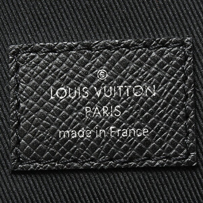 Louis Vuitton Men'S Taiga Avenue Sling Shoulder Bag In Noir
