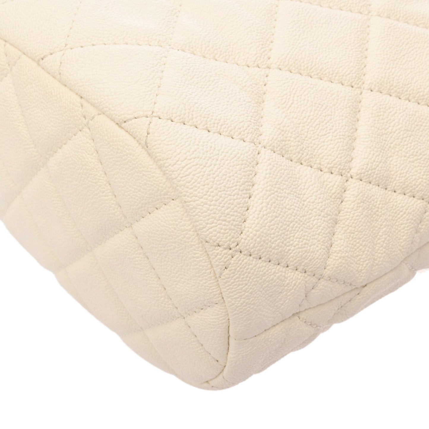 Chanel Matelasse White Women'S Soft Caviar Leather Shoulder Bag