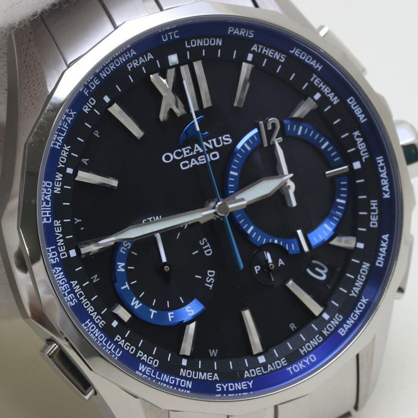 Casio Casio Oceanus Manta Ocw-S3400-1Ajf Day Date Solar Radio Titanium