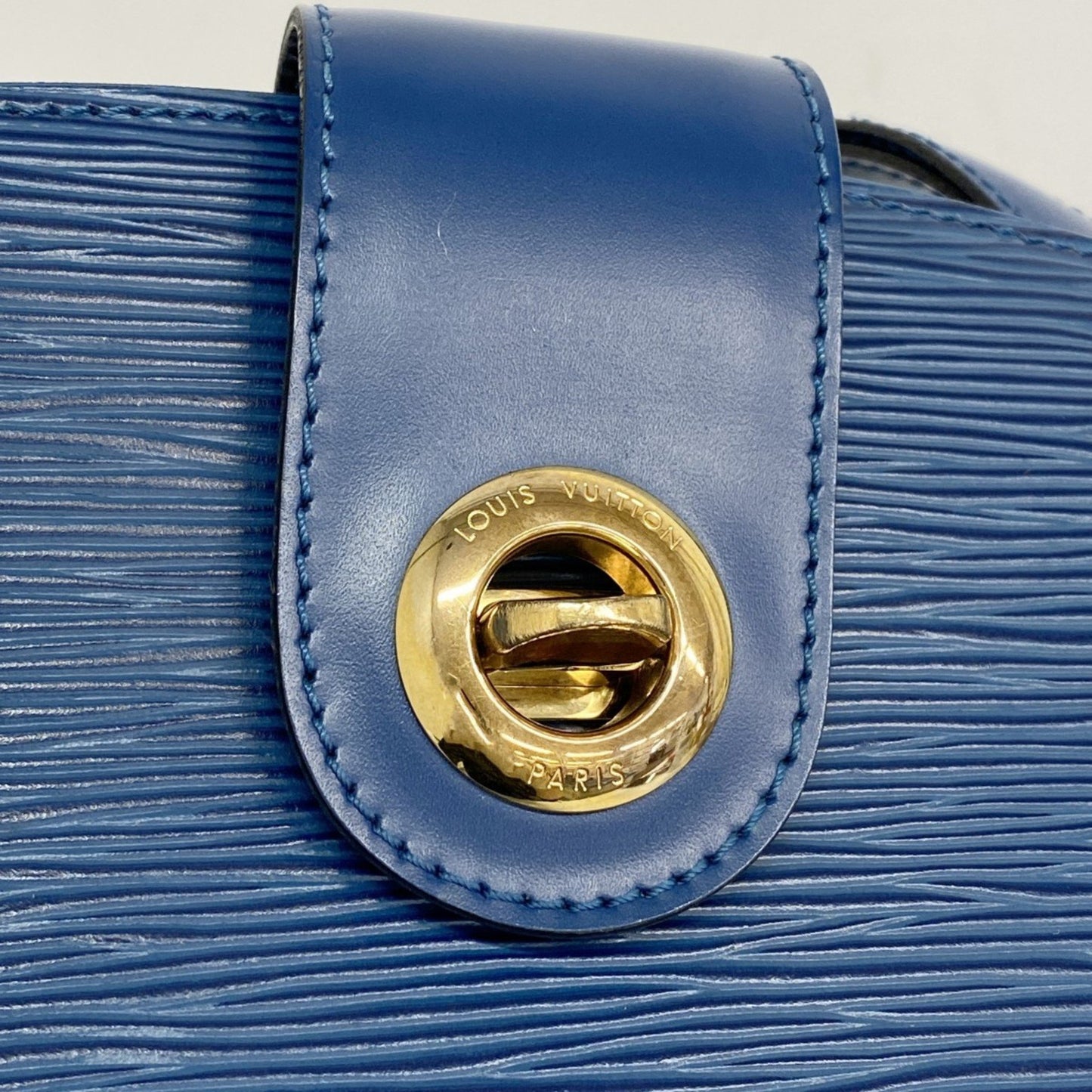 Louis Vuitton Epi Cluny Shoulder Bag M52255 Toledo Blue