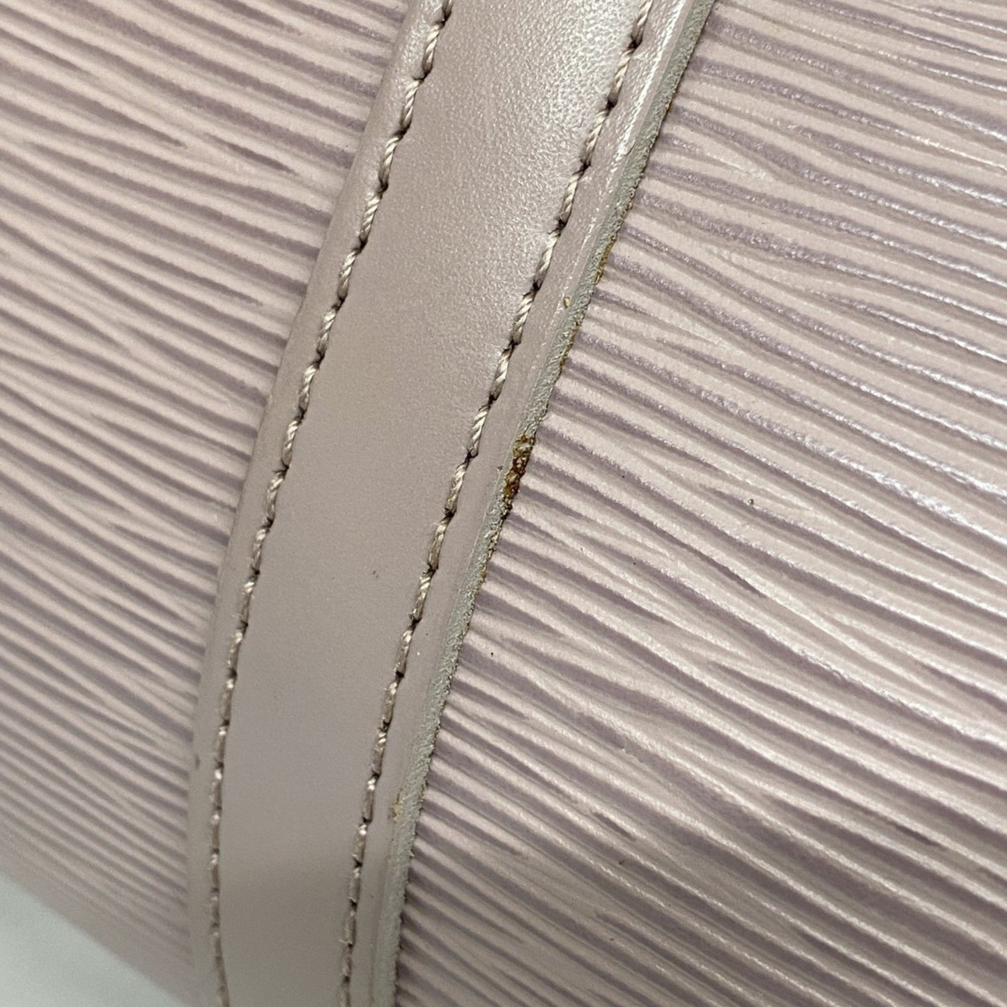 Louis Vuitton Epi Soufflot Handbag M5222B Lila