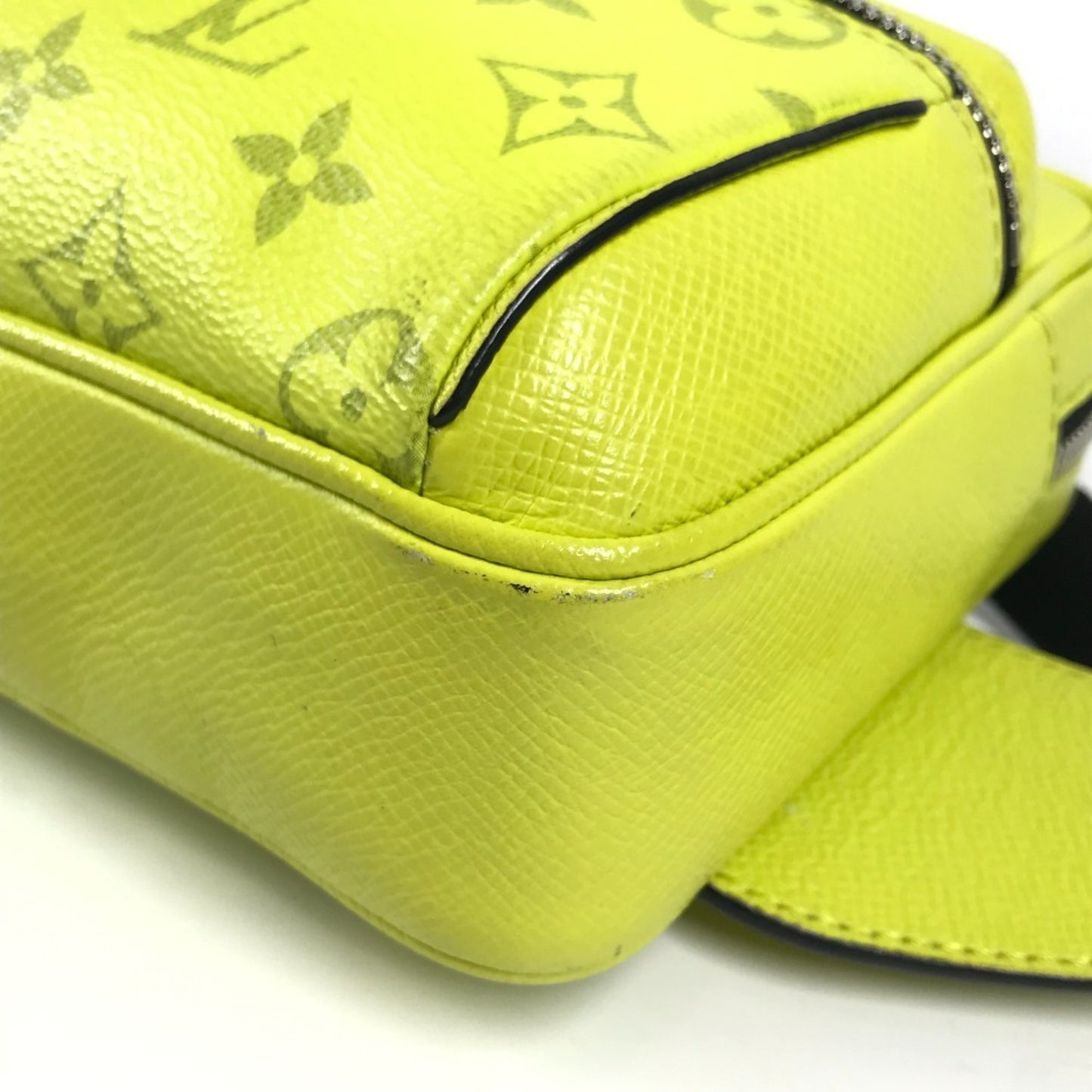 Louis Vuitton M30239 Taiga Rama Outdoor Messenger Pm Bag