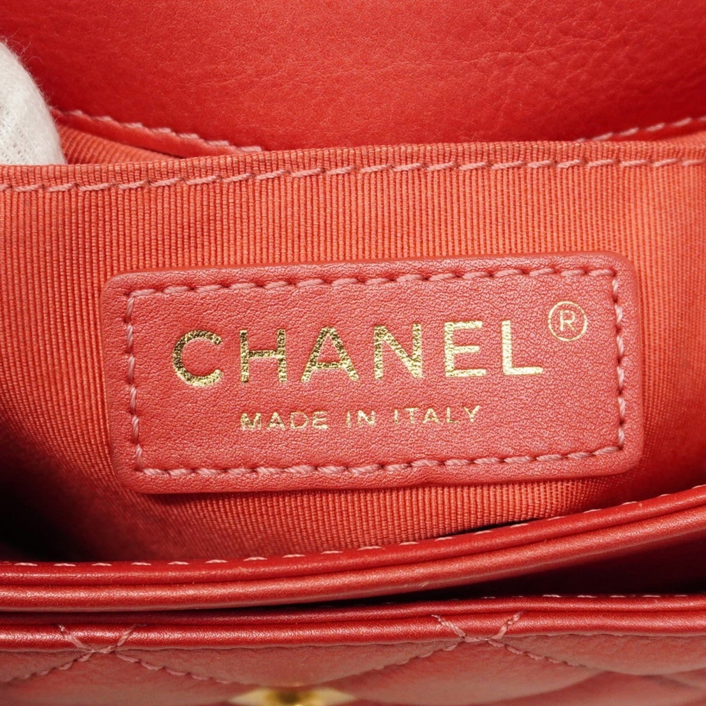 Chanel Matelasse Chain Leather Handbag